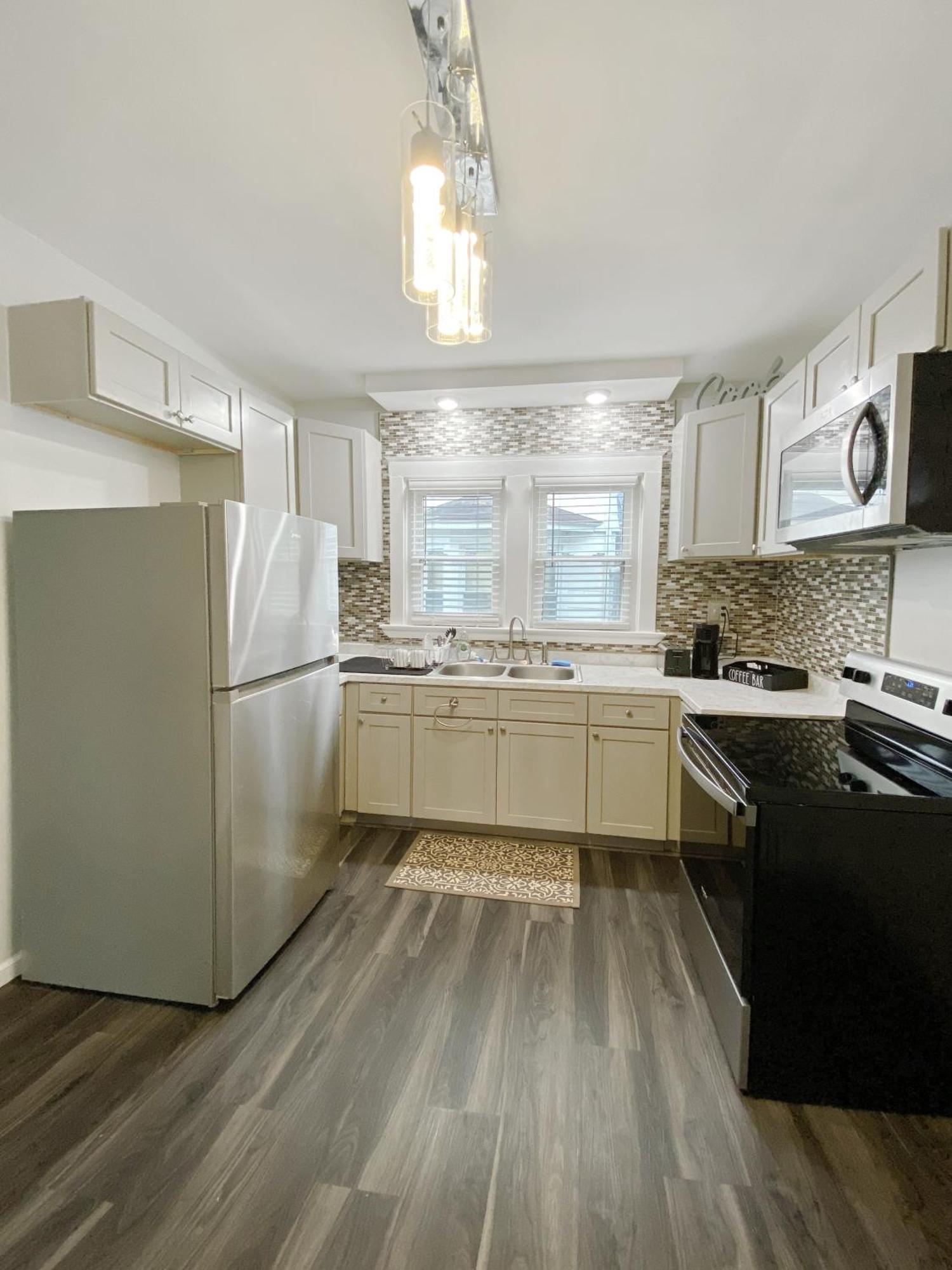 Lux 3Br, Steps From Airport, U Of R & Grocery Stores 羅徹斯特 外观 照片
